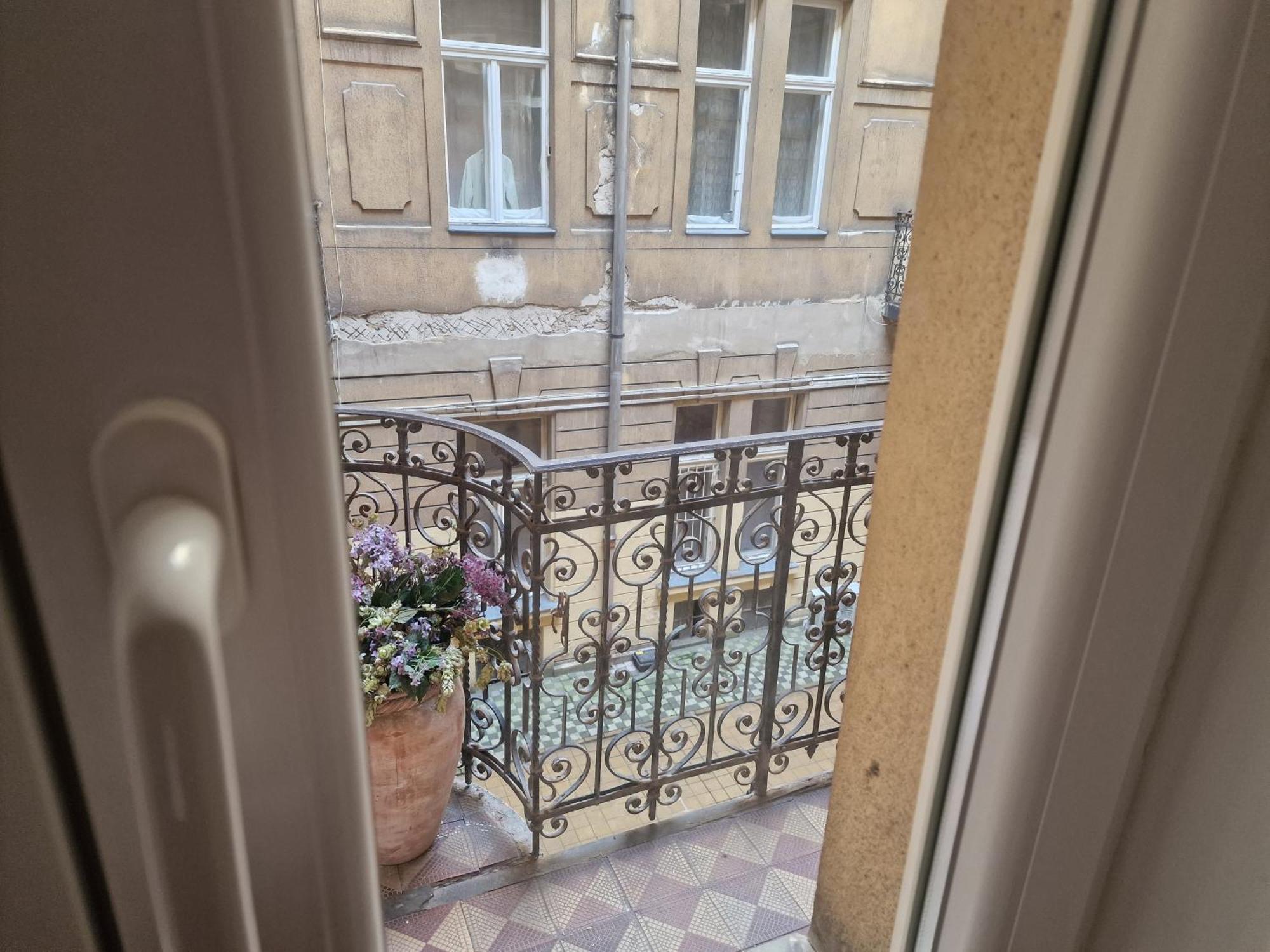 Bercsenyi Apartments - Close To The Gellert Thermal Bath Budapest Room photo