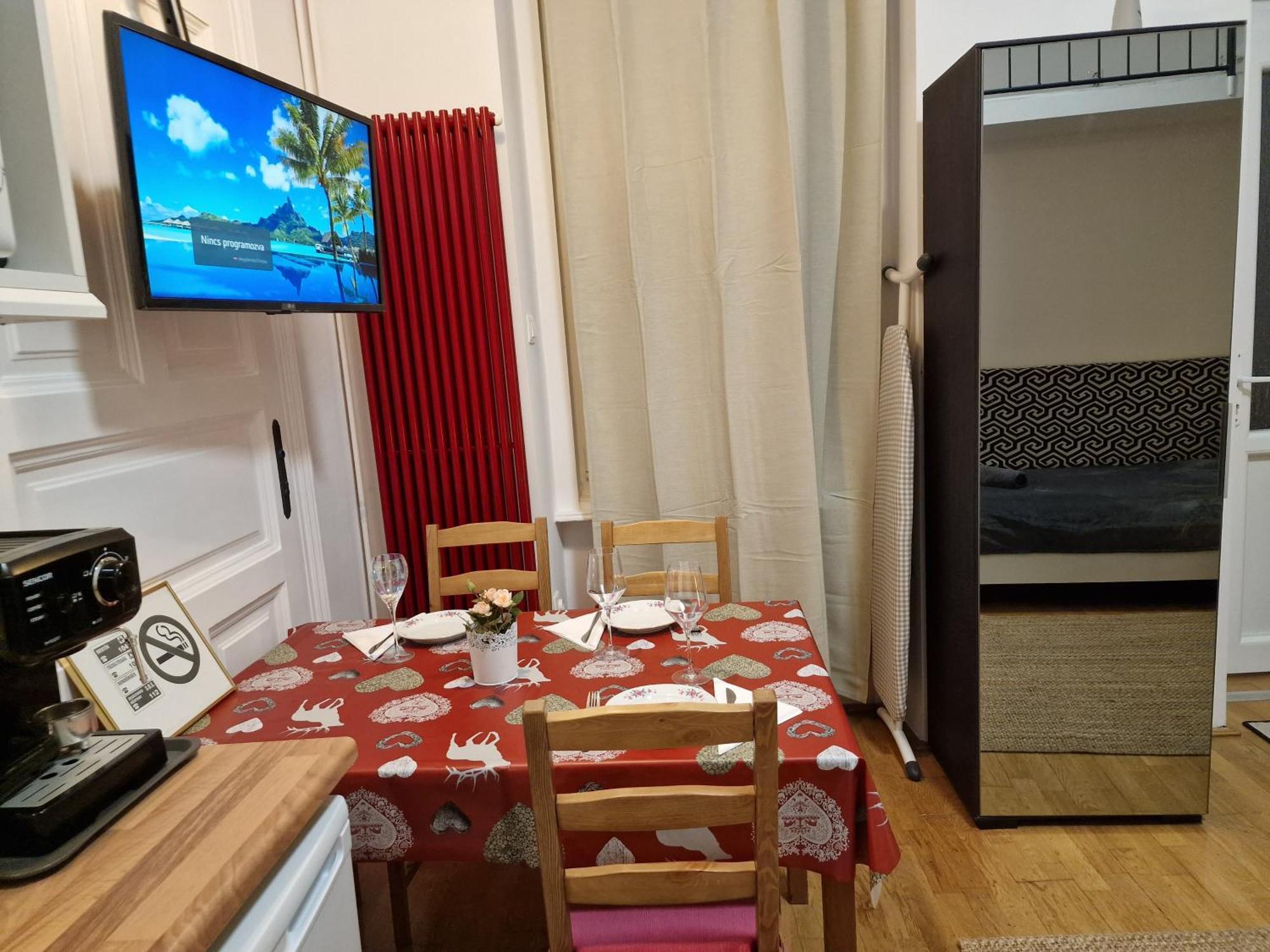 Bercsenyi Apartments - Close To The Gellert Thermal Bath Budapest Room photo