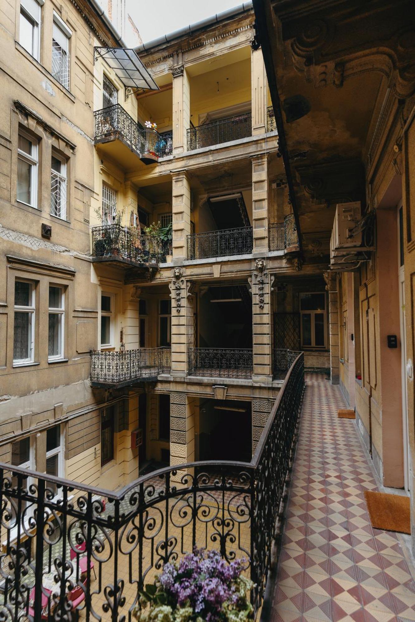 Bercsenyi Apartments - Close To The Gellert Thermal Bath Budapest Exterior photo